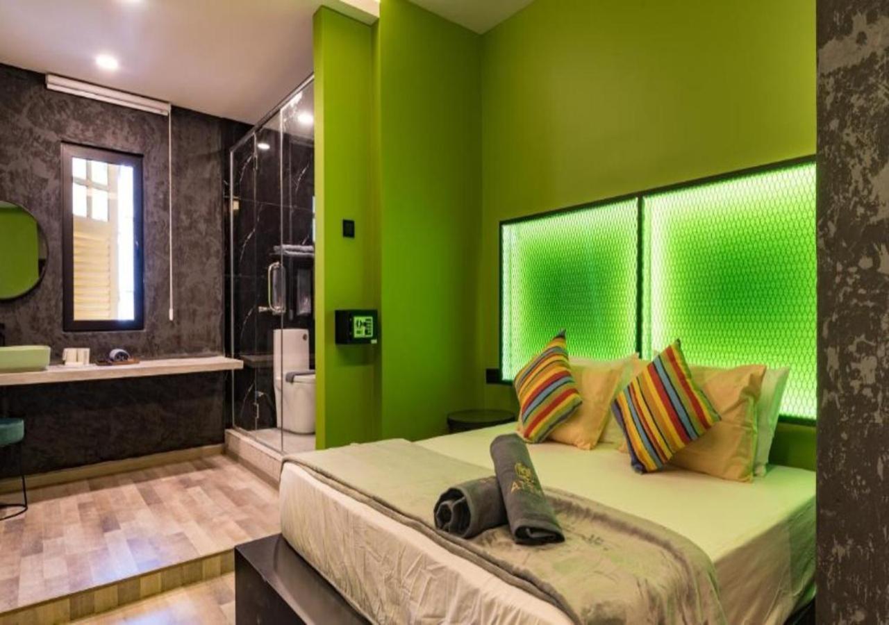 Attic Hotel Джордж Таун Екстериор снимка